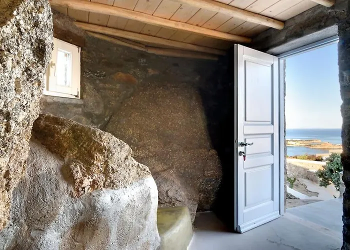 Ava Mykonos * Psarrou