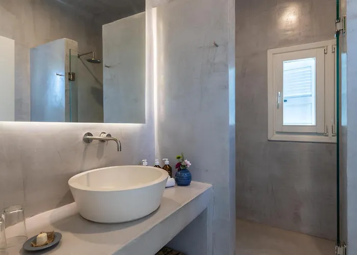 Ava Mykonos * Psarrou