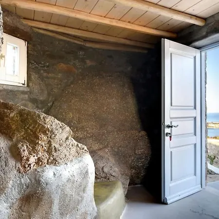 Ava Mykonos * Psarrou